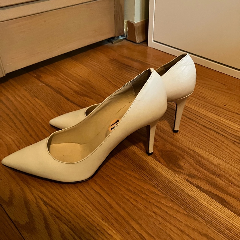 Chic Lavorazione Artigiana  Cream Women's Heels